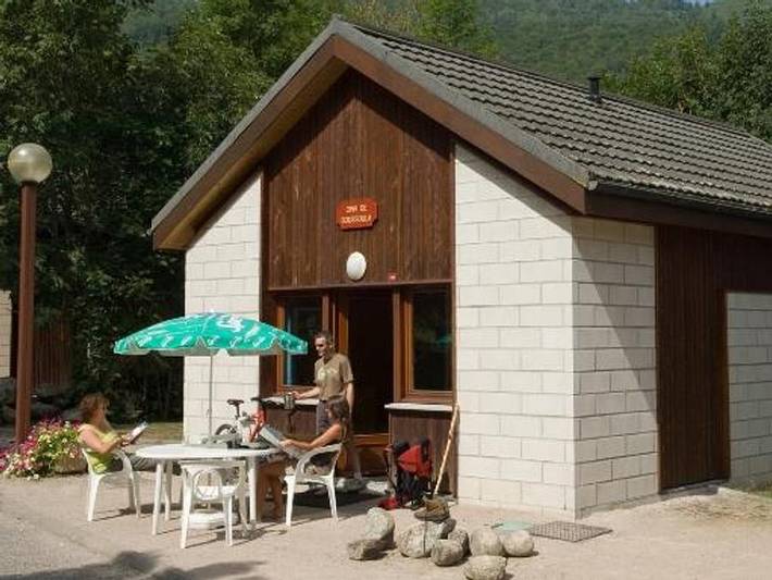 Chalet pour 6 personnes, avec bassin pour enfant, animaux acceptés - 1