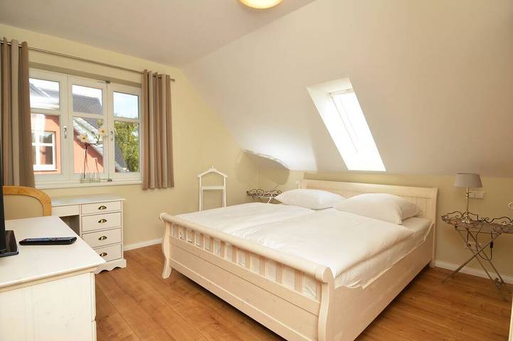 Ferienhaus für 8 Personen, mit Sauna und Garten sowie Terrasse in Middelhagen - 3