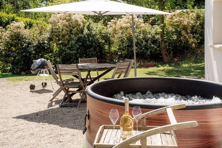 Location de vacances pour 2 personnes, avec jacuzzi et jardin à Saint-Didier-au-Mont-d'Or