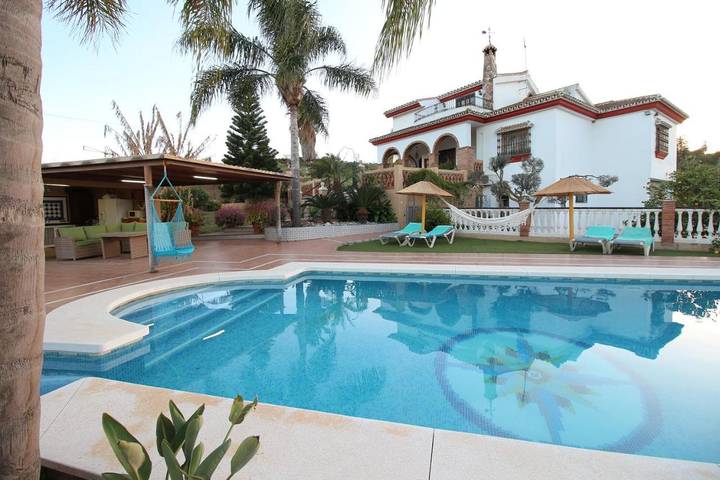 Villa pour 10 personnes, avec piscine ainsi que vue et jardin, animaux acceptés - 1
