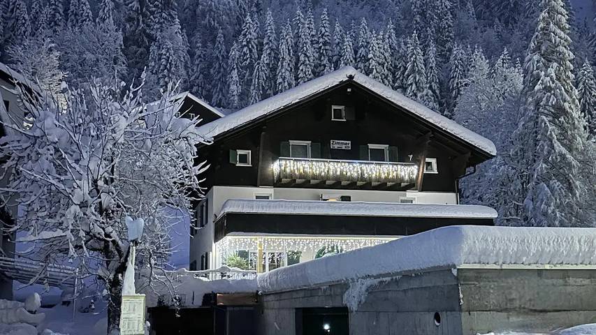 Gîte pour 2 personnes, avec sauna et jardin dans Partenen