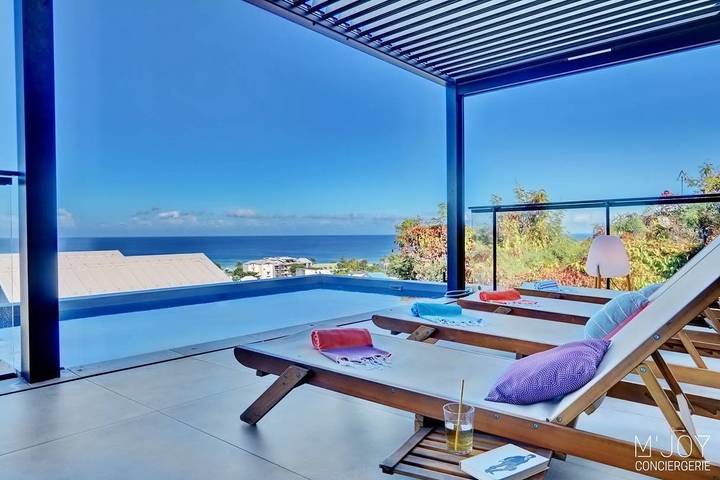 Location de vacances pour 8 personnes, avec piscine dans Saint-Gilles les Bains