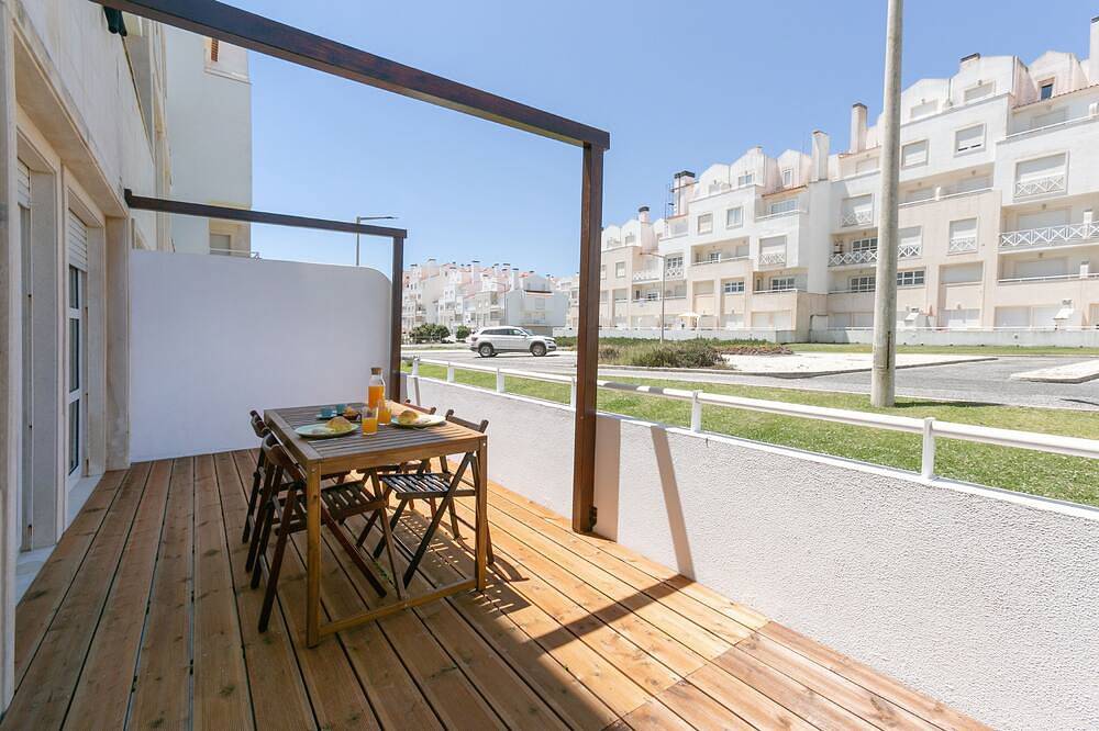 Ganze Wohnung, Casa da Areia - Cozy Seaside Retreat in Baleal, Leiria District
