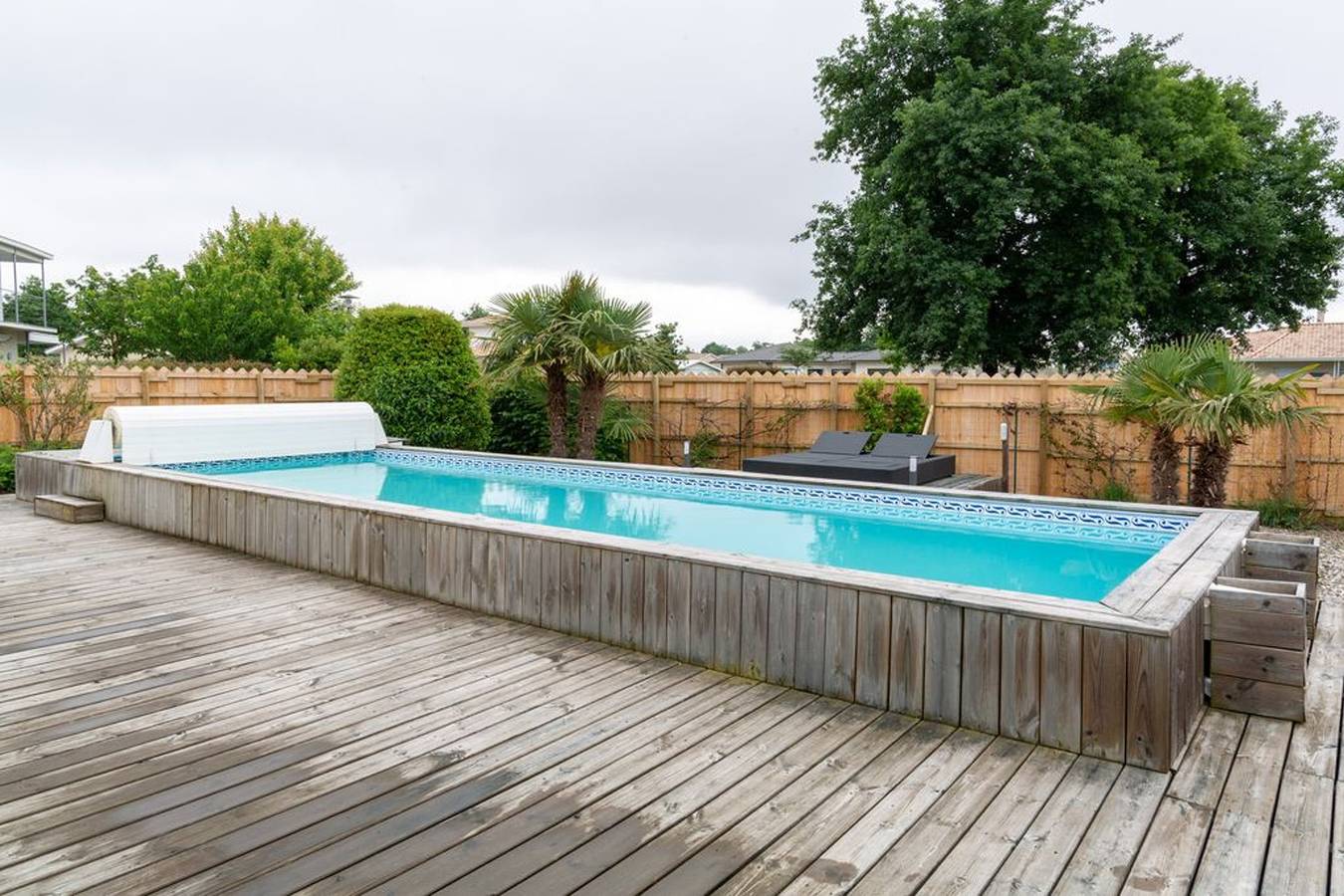 Amplia villa en Arès con piscina privada y jacuzzi in Arès, Region de Arcachon