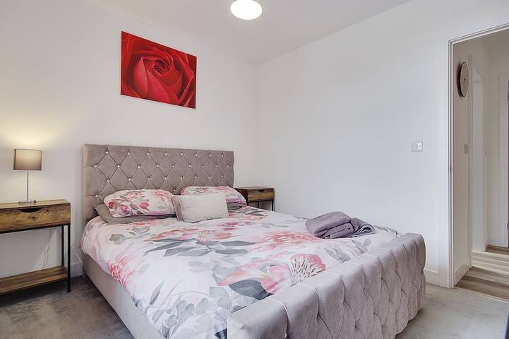 Appartement entier, Appartement-Salle de bain privée-683 Wimborne Road in Bournemouth, Angleterre du Sud-Ouest