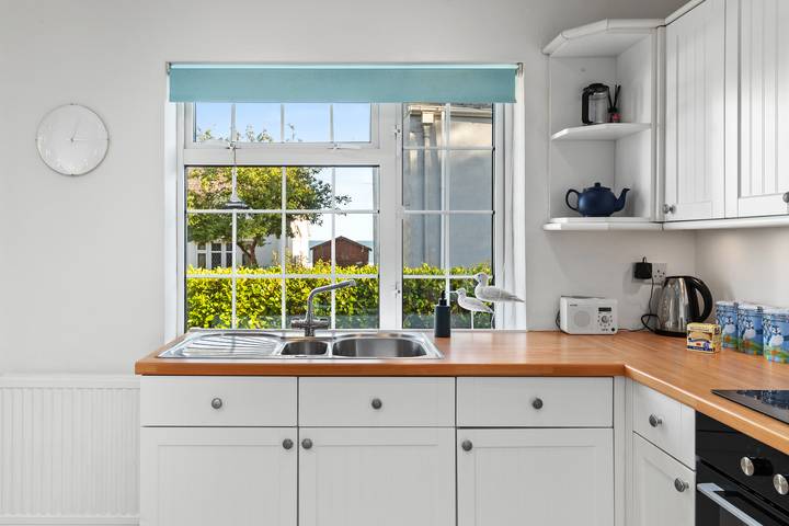 Ruby Cottage - Beachside Cottage with Views in Saundersfoot, Pembrokeshire