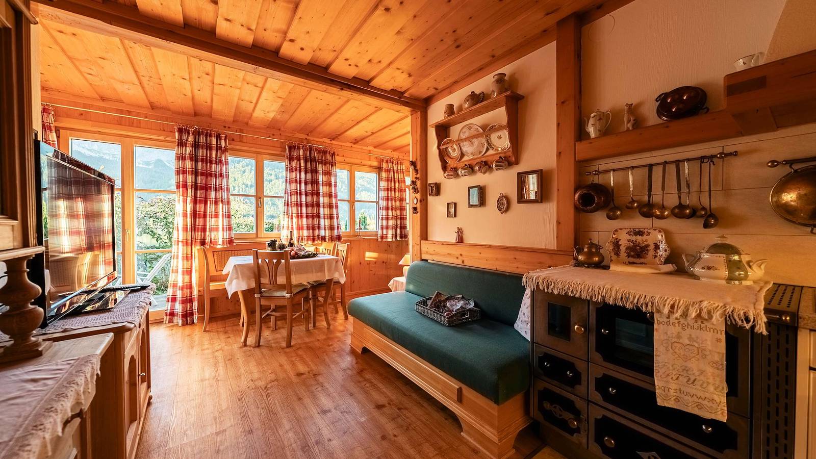 Apartamento entero, Apartment Narzisse | Lakefront | Kitchen | Parking in Grundlsee, Dead Mountains