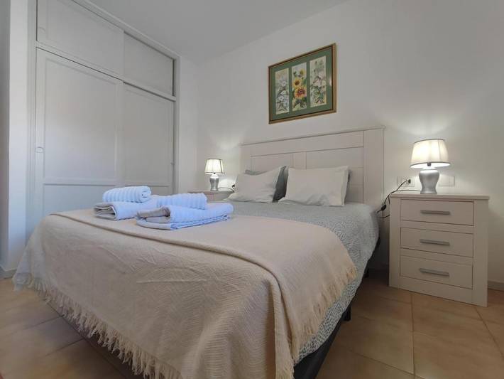 Apartamento de vacaciones para 2 personas, con terraza además de piscina y vistas - 1