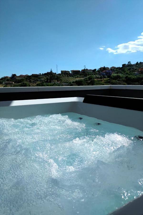 Appartamento per 4 persone, con Balcone e Terrazza nonché Idromassaggio e Giardino a Casal Velino