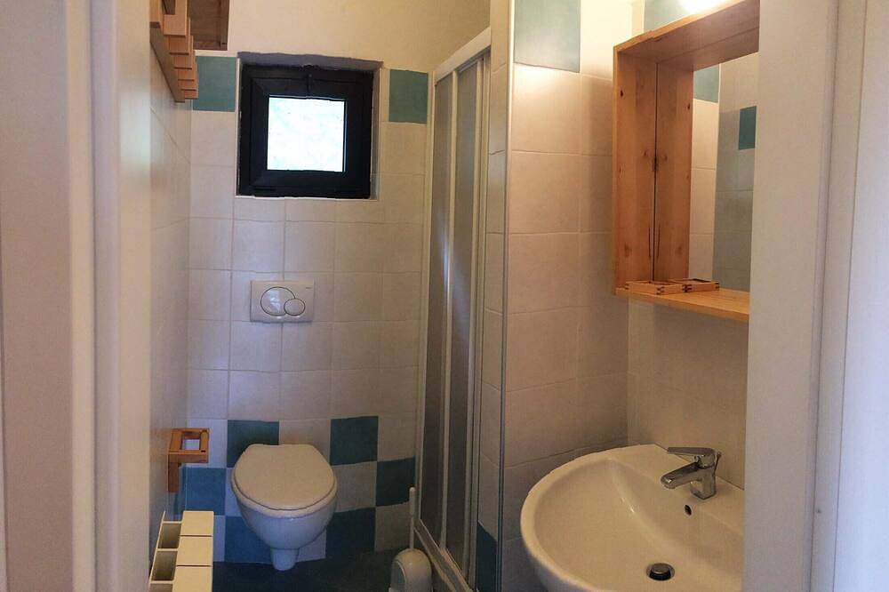 Ganze Wohnung, Direkt vom Eigentümer - mit eingezäunt Garten in Idro, Gardasee-Berge