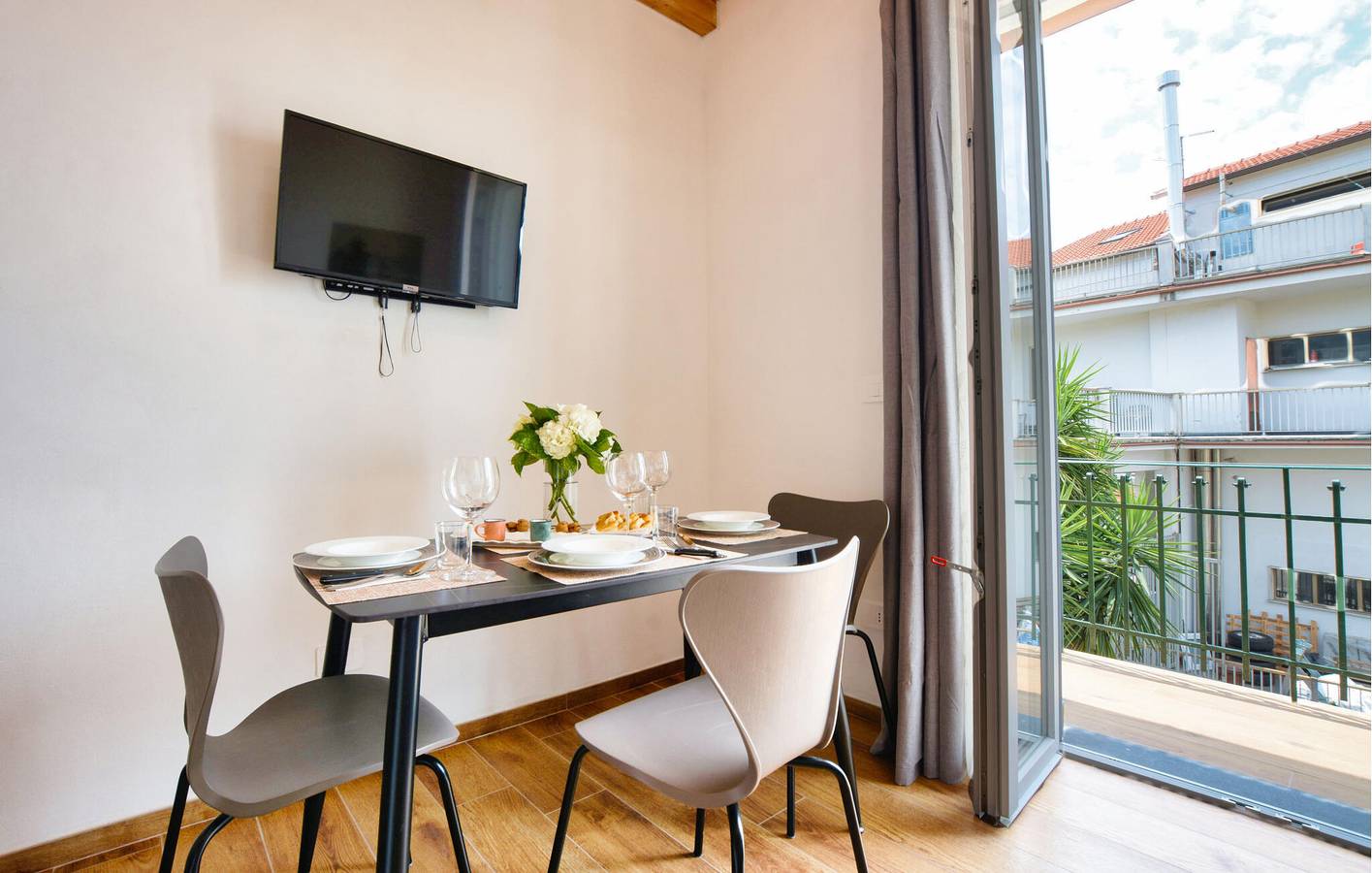 Appartement de vacances entier, Séjour au bord de la mer avec terrasse et parking - à 800 m de la plage in Chiavari, Riviera di Levante