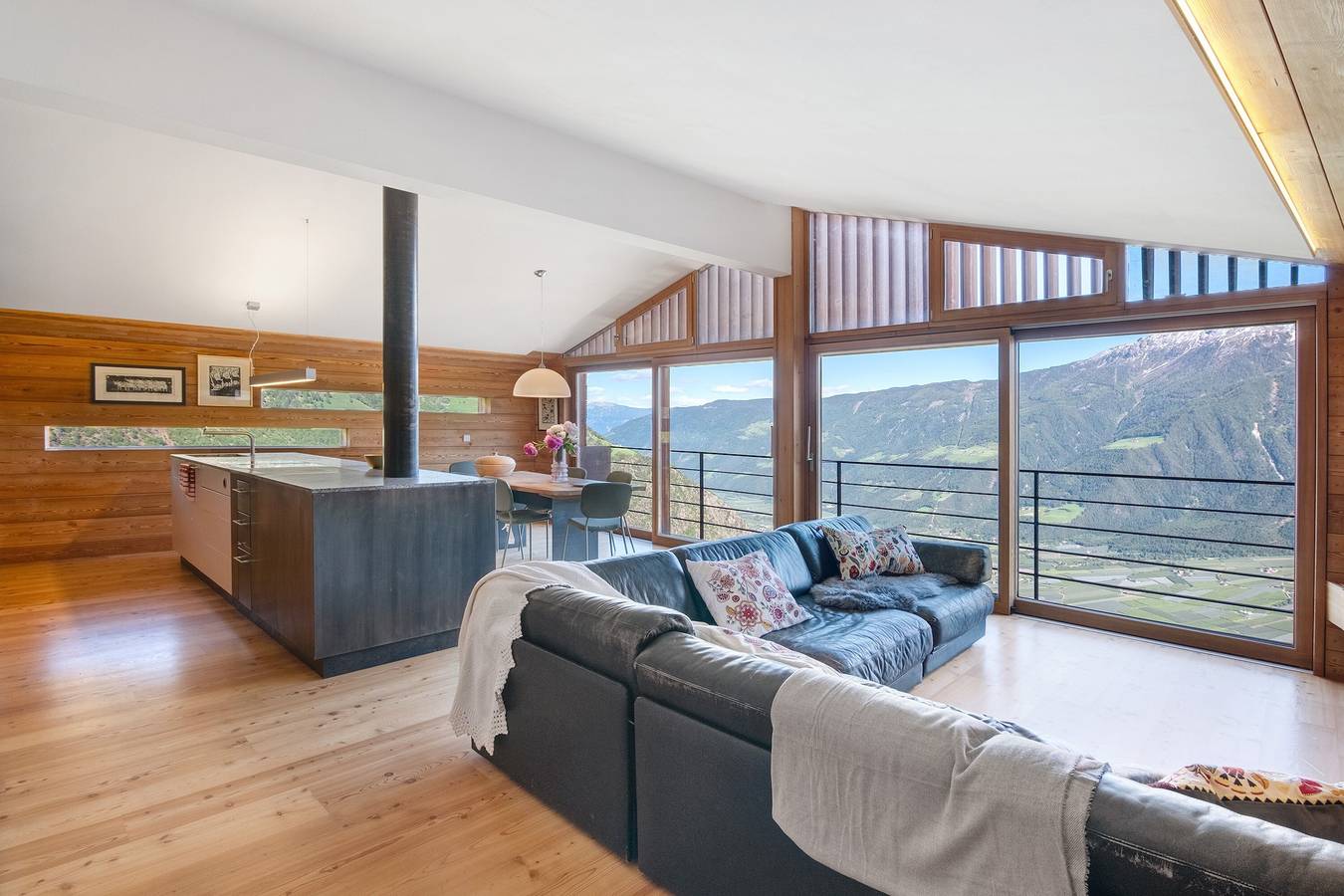 Chalet Oberjuval, einzigartig und stilvoll, inmitten der Bergwiesen in Kastelbell-Tschars, Saldurkamm