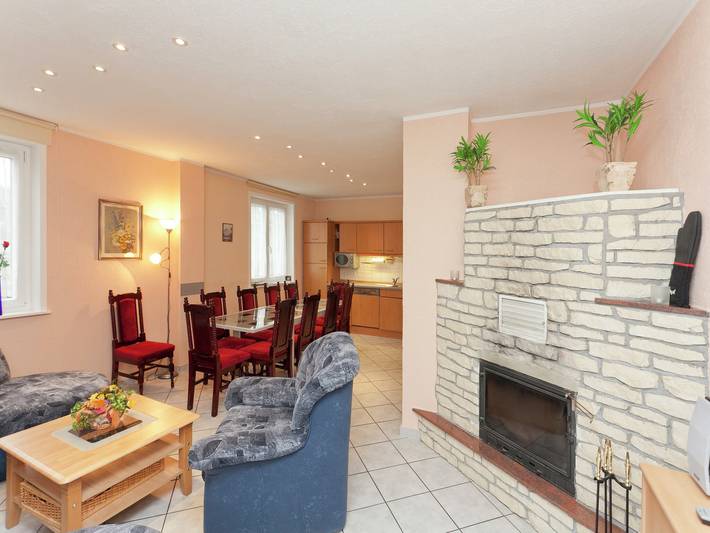 Ferienhaus für 12 Personen, mit Terrasse und Garten sowie Pool und Sauna in Elend - 3
