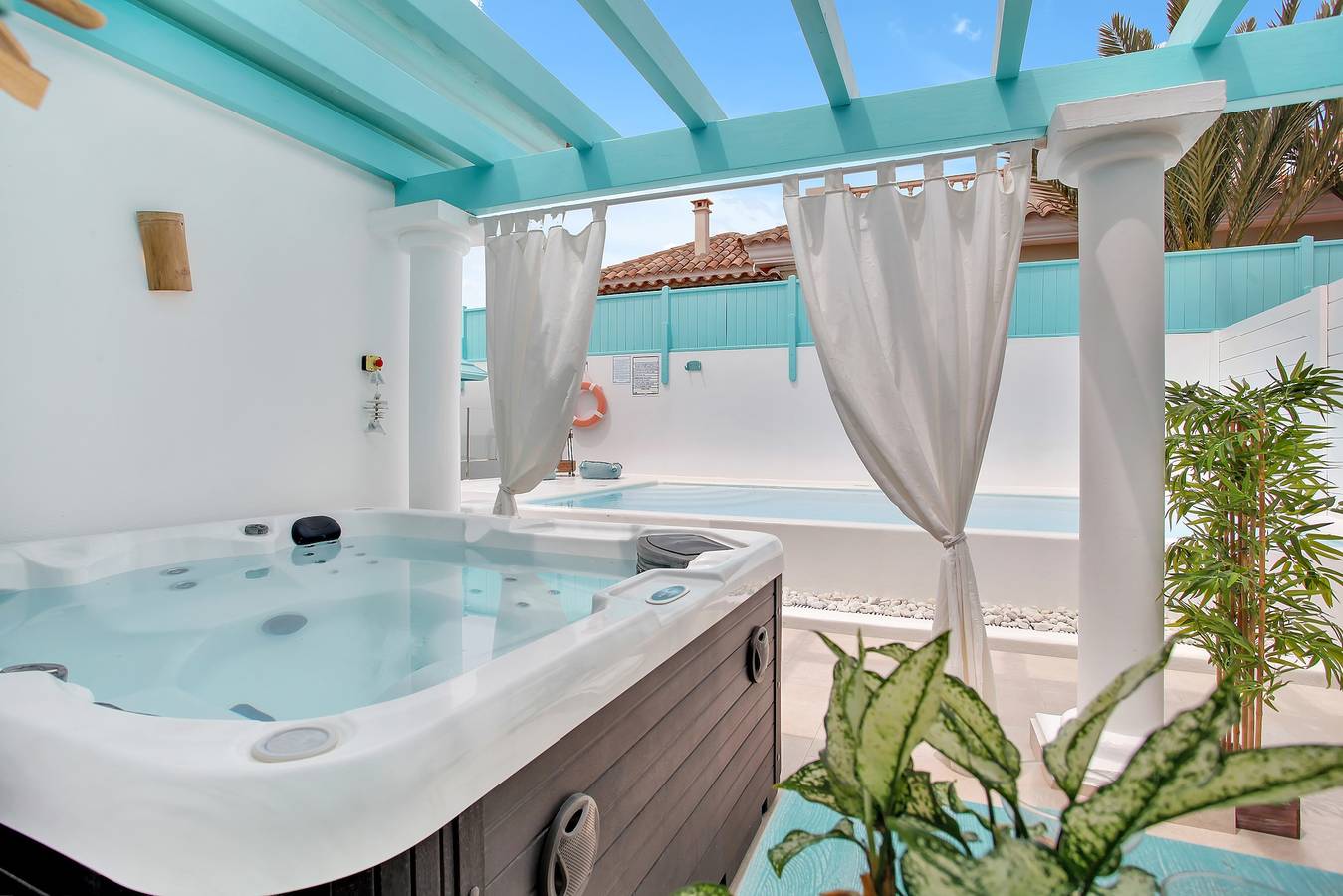 Villa per vacanze 'Orange Light with Private Pool' con vista sul mare, Wi-Fi e aria condizionata in Oasis Tamarindo, La Oliva