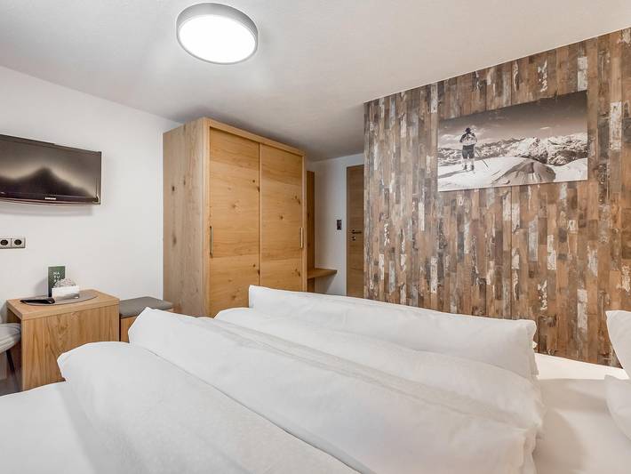 Doppelzimmer Kat. C in Sölden (Österreich), Ötztal
