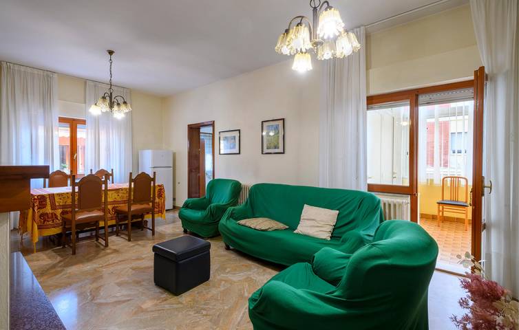 Ganze Ferienwohnung, Modernes Apartment mit Meerblick, Parkplatz und Terrasse in Alba Adriatica, Adriaküste Abruzzen