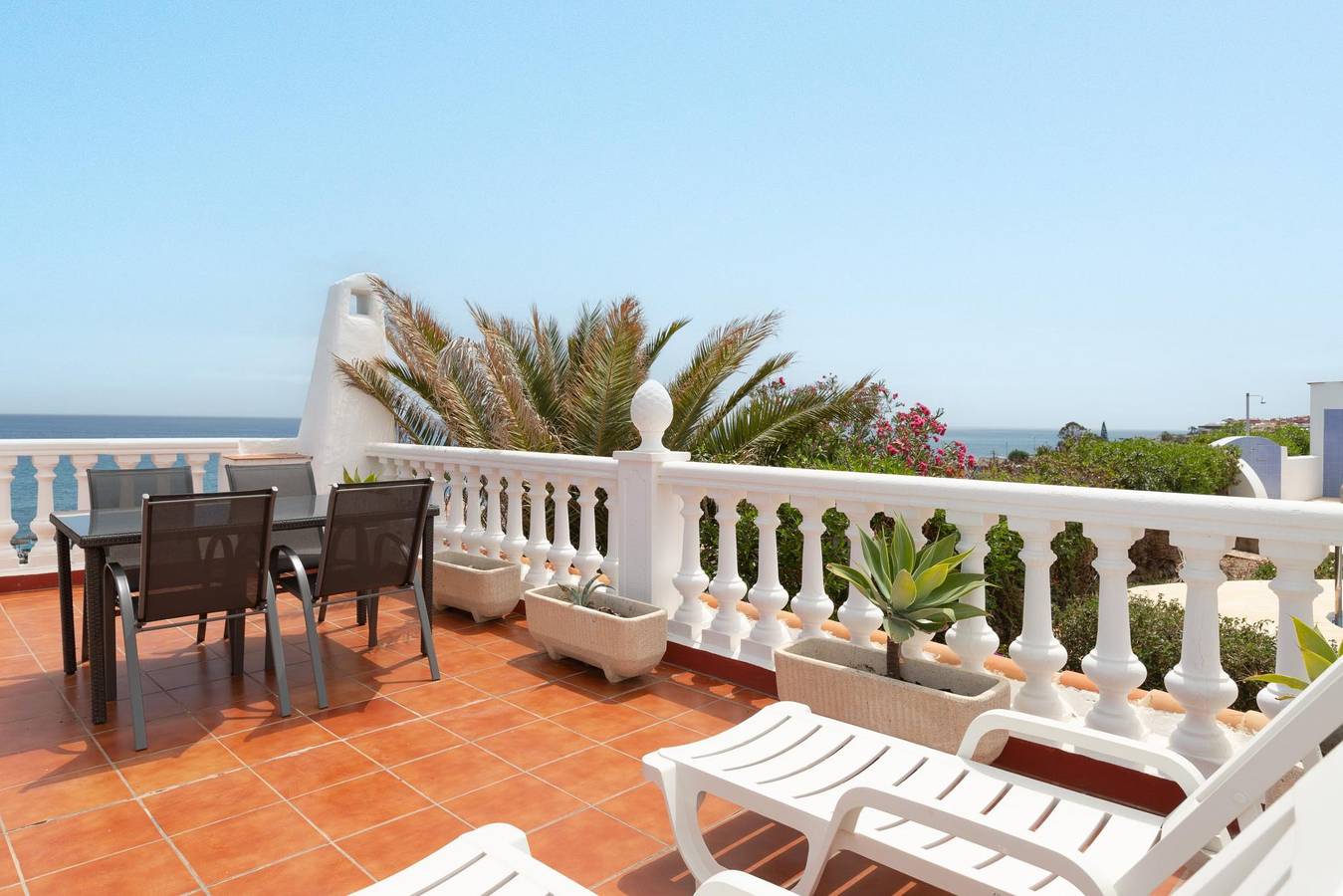 Casa Siloam - Magnifique maison avec vue sur la mer, piscine partagée et Wifi gratuit in Torrox Costa, Torrox