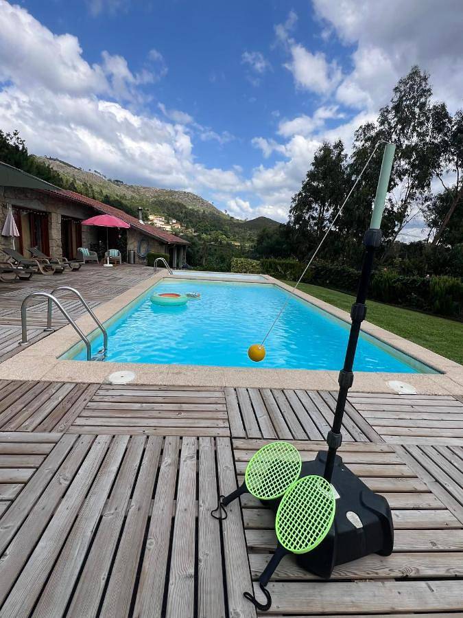Location de vacances pour 8 personnes, avec piscine et jardin ainsi que vue et bassin pour enfant, animaux acceptés dans Vilarinho (Valdosende) - 2