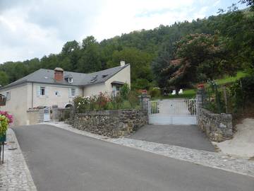 Gîte pour 6 personnes, avec balcon et jardin à Eaux-Bonnes