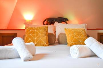 Location de vacances pour 7 personnes, avec terrasse à Saint-Gatien-des-Bois