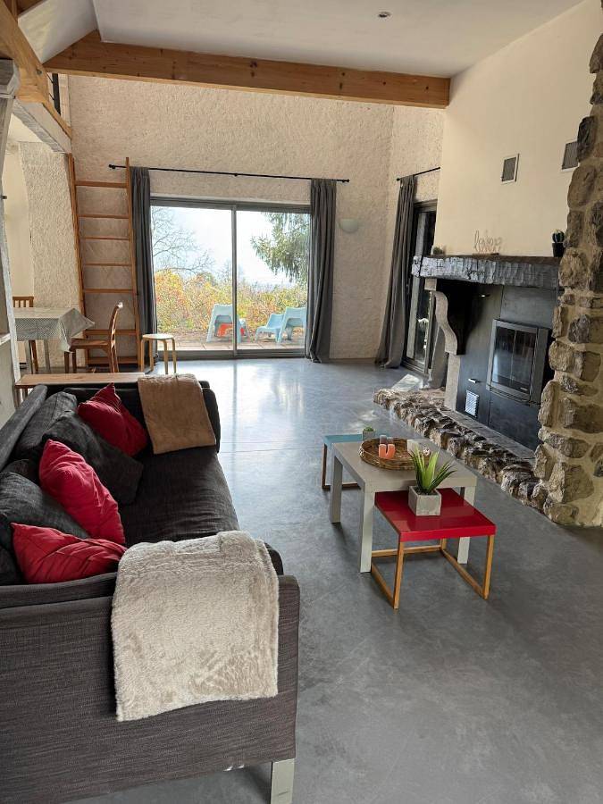 Location de vacances pour 6 personnes, avec vue et jardin à Saint-Nazaire-les-Eymes - 3