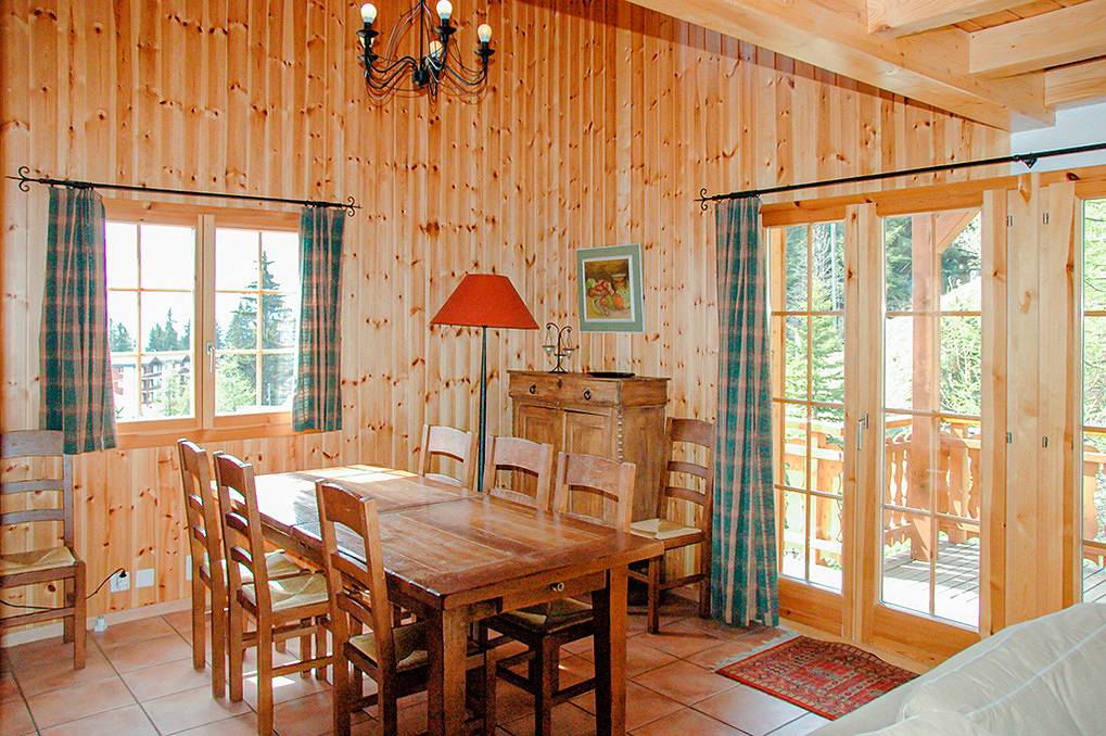 Holiday home for 8 people with balcony in Les Masses, Vex