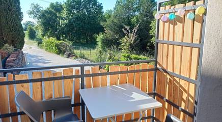 Gîte pour 2 personnes, avec terrasse à Allex