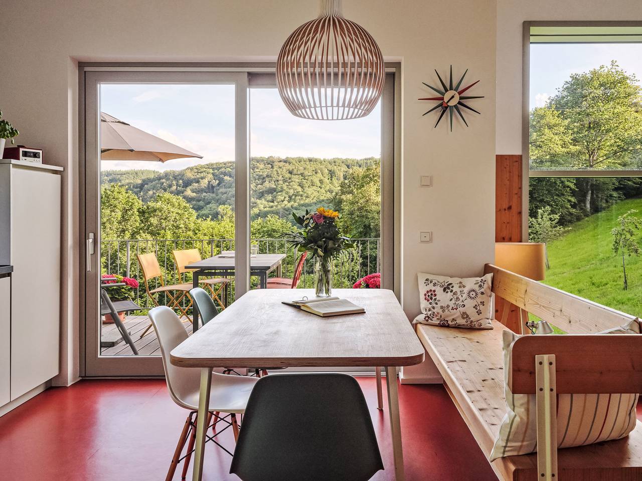 Moderner Holzhausneubau in der Eifel in Schutz, Vulkaneifel