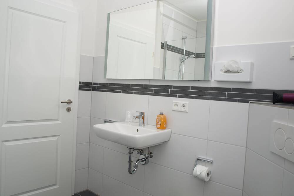 Ganze Wohnung, Ferienwohnung Lühe - Ferienhaus Am Elbdeich in Grünendeich, Altes Land Stade