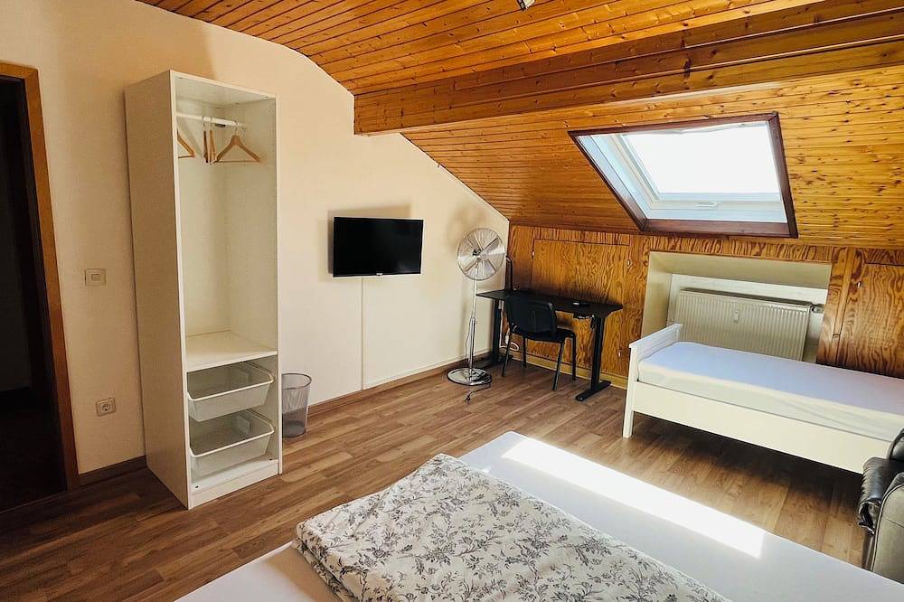 Ganze Wohnung, Geräumte 3 Zimmer Wohnung mit separater Küche in Heuchelheim, Lahntal
