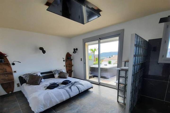 Ferienwohnung für 2 Personen, mit Ausblick und Terrasse, mit Haustier in Cassis - 3