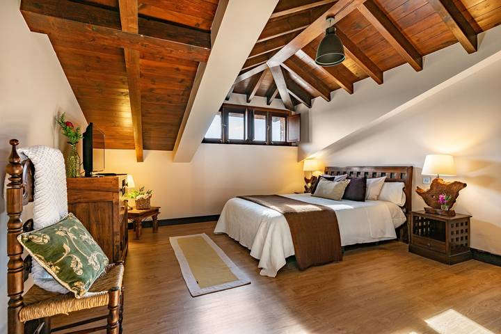 Zimmer für 2 Personen, mit Whirlpool und Garten in Spanien