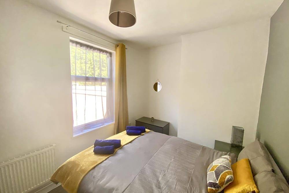 Emerald Living, Swansea (Central) in Swansea, Swansea region