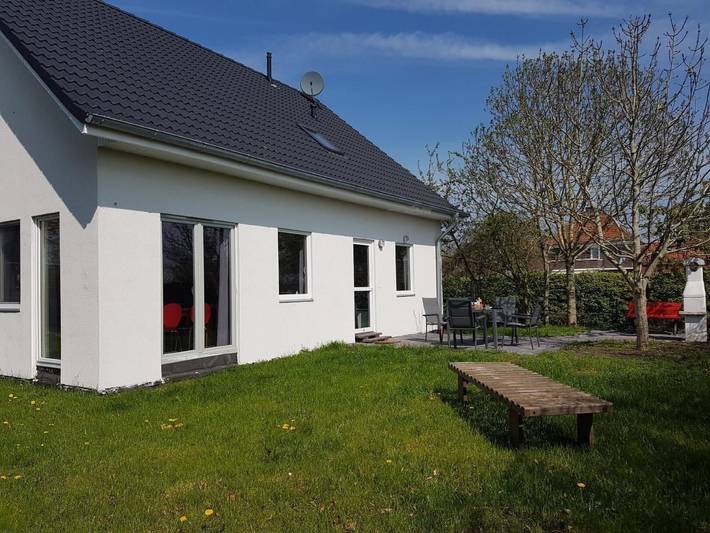 Ferienhaus für 6 Personen, mit Whirlpool und Terrasse sowie Garten und Sauna in Bunde - 2