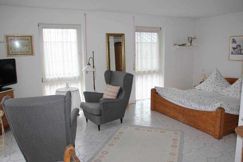 Ganze Ferienwohnung, Ferienwohnungen Erika Wurz - 1-Zimmer-Fewo, Du/Wc, Parterre, 35 m² in Reichenau, Untersee