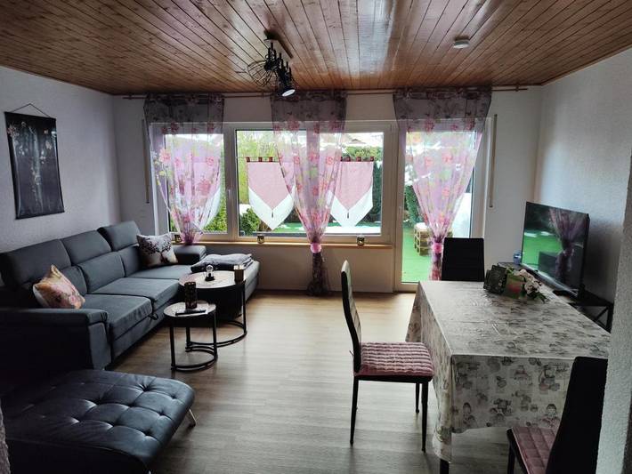 Ferienhaus für 8 Personen, mit Terrasse und Garten sowie Ausblick