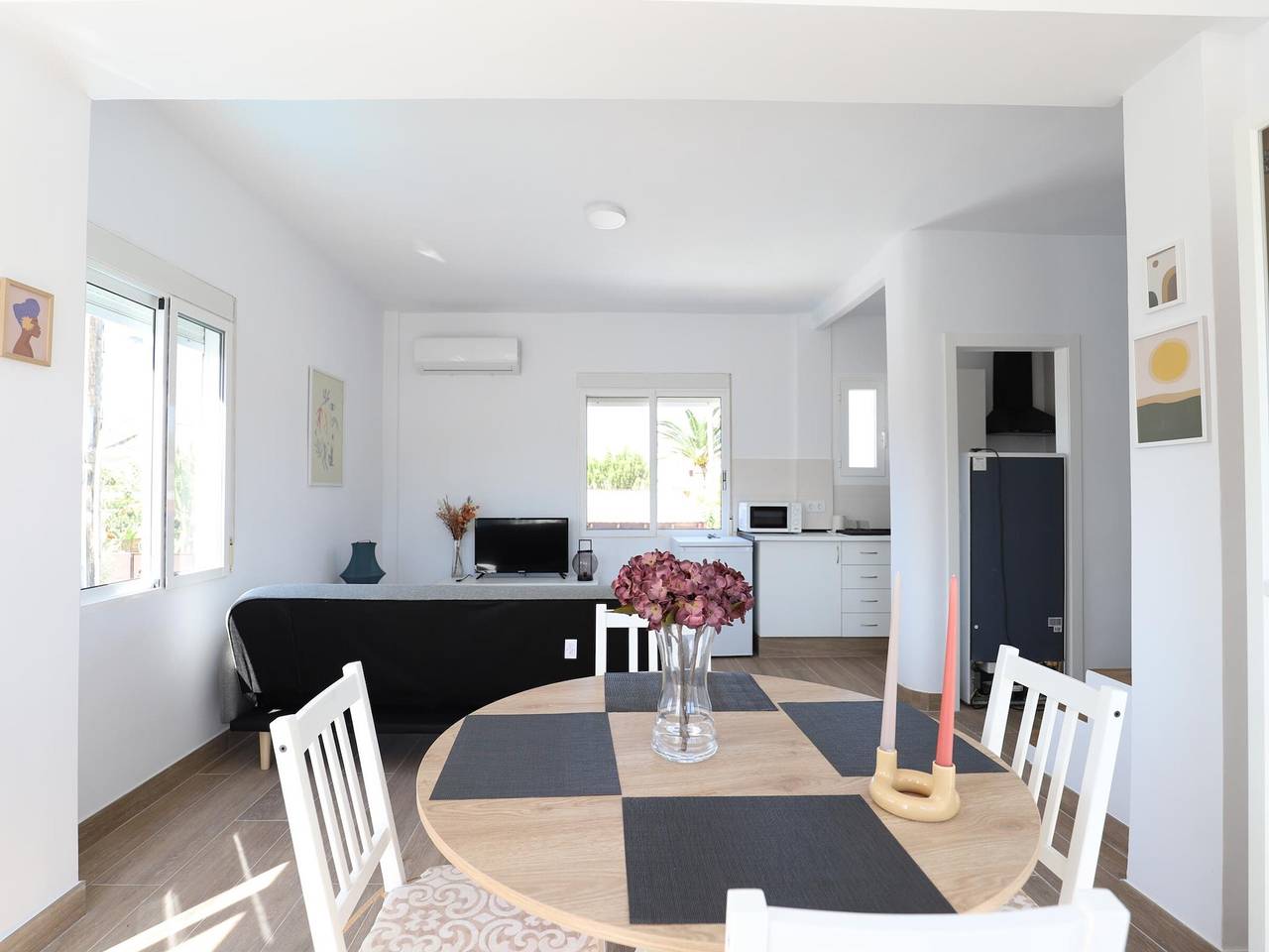Villa independiente a 200m de la playa de Almardá con jardín y piscina compartida in Playa de Almardá, Sagunto