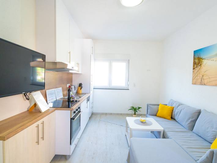 Ferienwohnung für 3 Personen, mit Balkon in Podstrana - 2