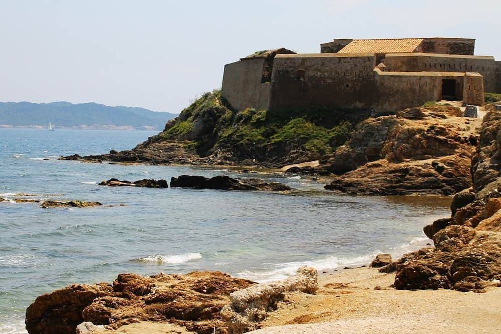 Apartamento entero, 50m from the beach, 2 apartments side by side, sea view, tip of the Giens peninsula in Hyeres, Parque nacional Port-Cros