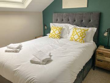 Holiday Rental for 16 People in Porthmadog, Gwynedd, Photo 2