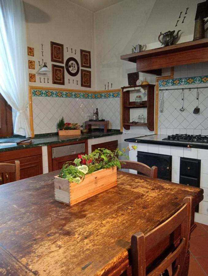 Villa per 8 persone, con Balcone e Terrazza nonché Piscina a Montecatini Terme