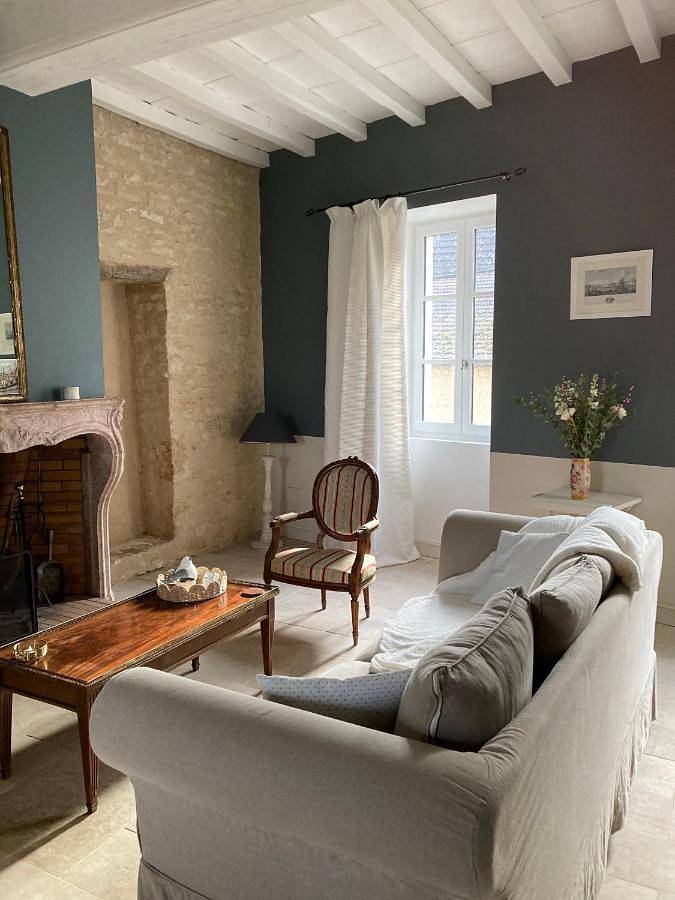 Location de vacances pour 2 personnes, avec terrasse ainsi que vue et piscine à Meursault - 2