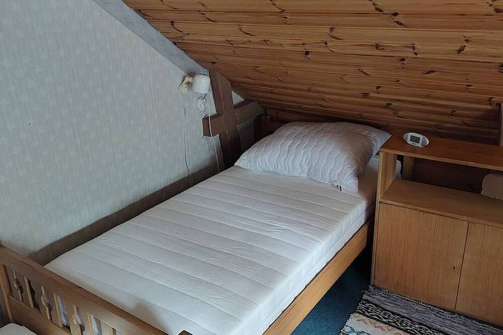 Sonniges Ferienhaus in Seenähe Mit 3 oder 5 Schlafzimmern (Gästehaus zubuchbar ) in Hultsfreds und Umgebung