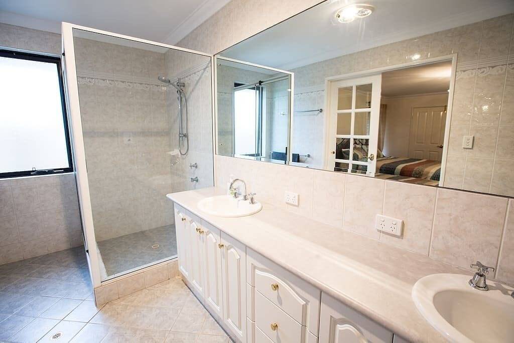 Canal Elegance in Yunderup in Mandurah, Western Australia