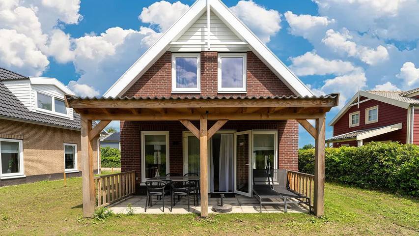 Vacation rental for 5 people, with yard and sauna in South Holland