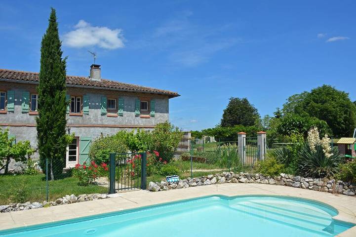 Maison de vacances pour 5 personnes, avec Terrasse ainsi que Jardin et Piscine à Cazaux-Savès