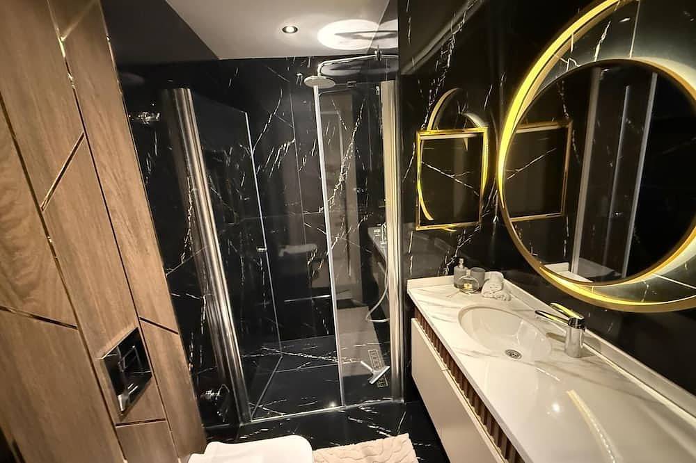 Entire apartment, Luxury 1+1 Bedroom Apartment in Alanya 5 Min Walk to Beach  Pool, Spa & Security in Alanya, Antalya Province