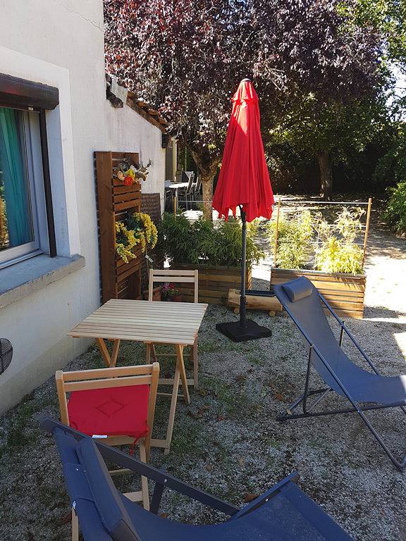 Gîte pour 2 personnes, avec terrasse ainsi que jacuzzi et jardin en Bourgogne-Franche-Comté