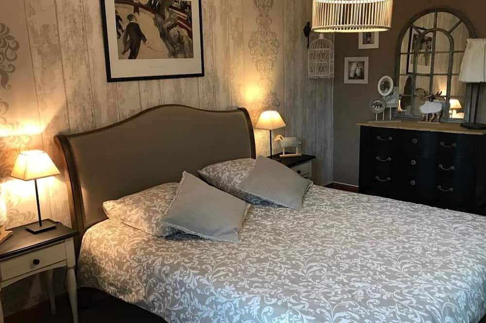 Maison de caractère avec grande piscine et Spa in Parisot, Région d'Albi