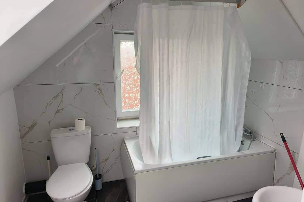 Ganze Wohnung, 10 min. to Wimbledon and 10 min. to East Croydon station Self contained flat in Croydon, London